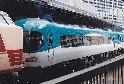 北近畿タンゴ鉄道　KTR8000形　ｋTR８００２　　撮影　　1996.5.5　　大阪駅