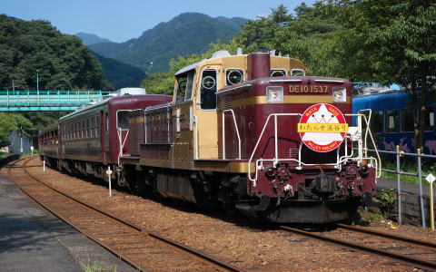 わたらせ渓谷鉄道　トロッコわたらせ渓谷号　　　撮影　　2010.8　　神戸駅