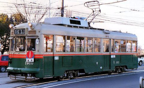 広島電鉄　1900形　１９１０　　冷房能力 21.000kcal×１