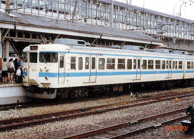 JR四国111系　B5編成4　　クハ１１１−３００１　AU101形冷房装置付き　岡山駅　